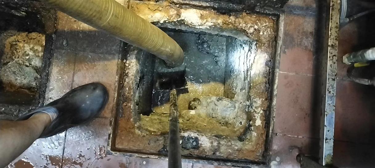 锦屏污水池清理一般都有毒气，怎么预防中毒呢？