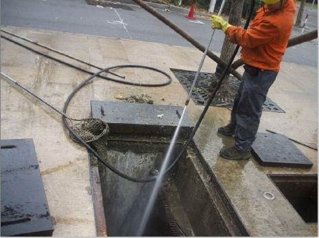 锦屏池底污泥如何清理